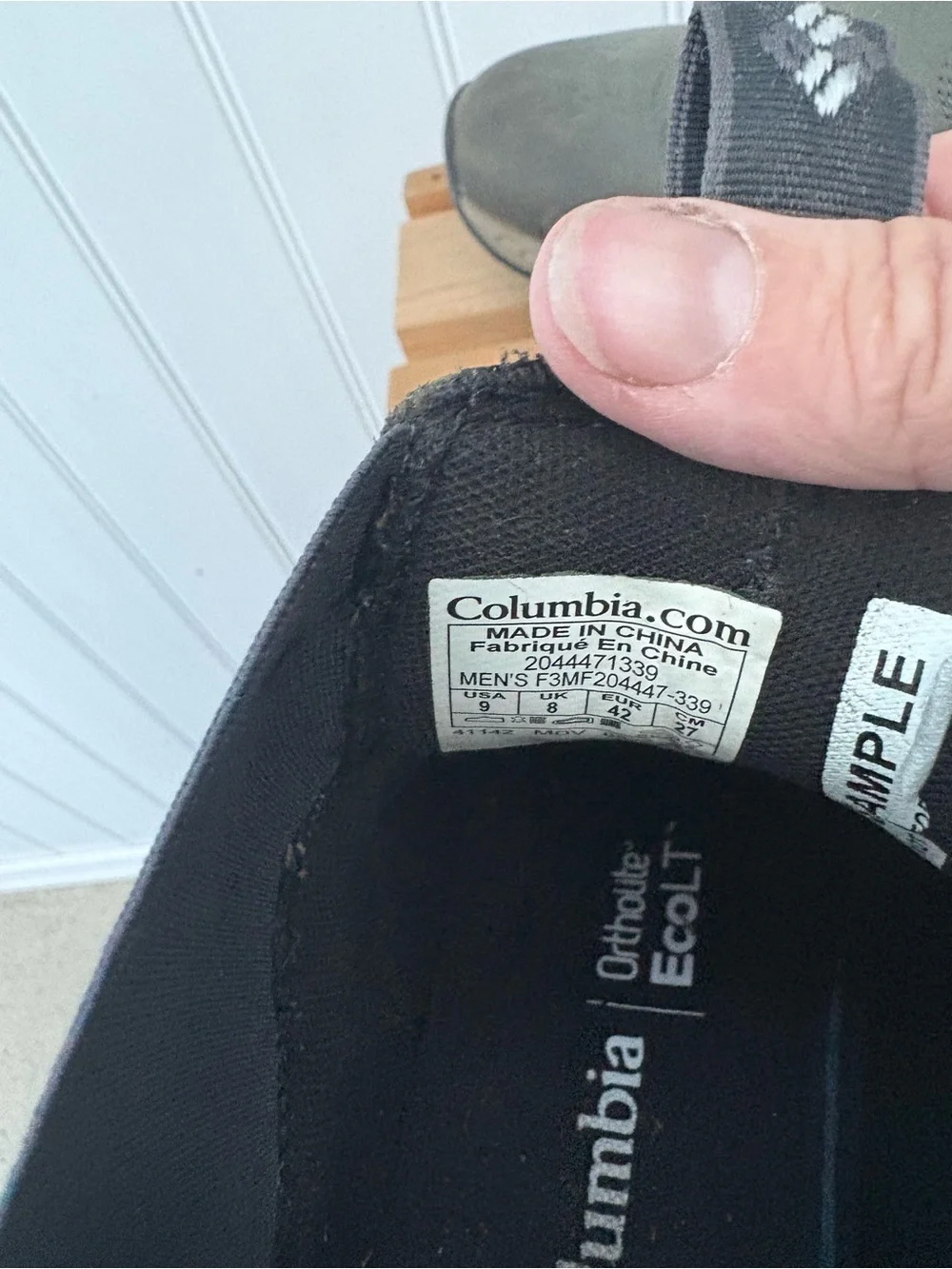Columbia Men's Chukka Boots in Olive Green and Black